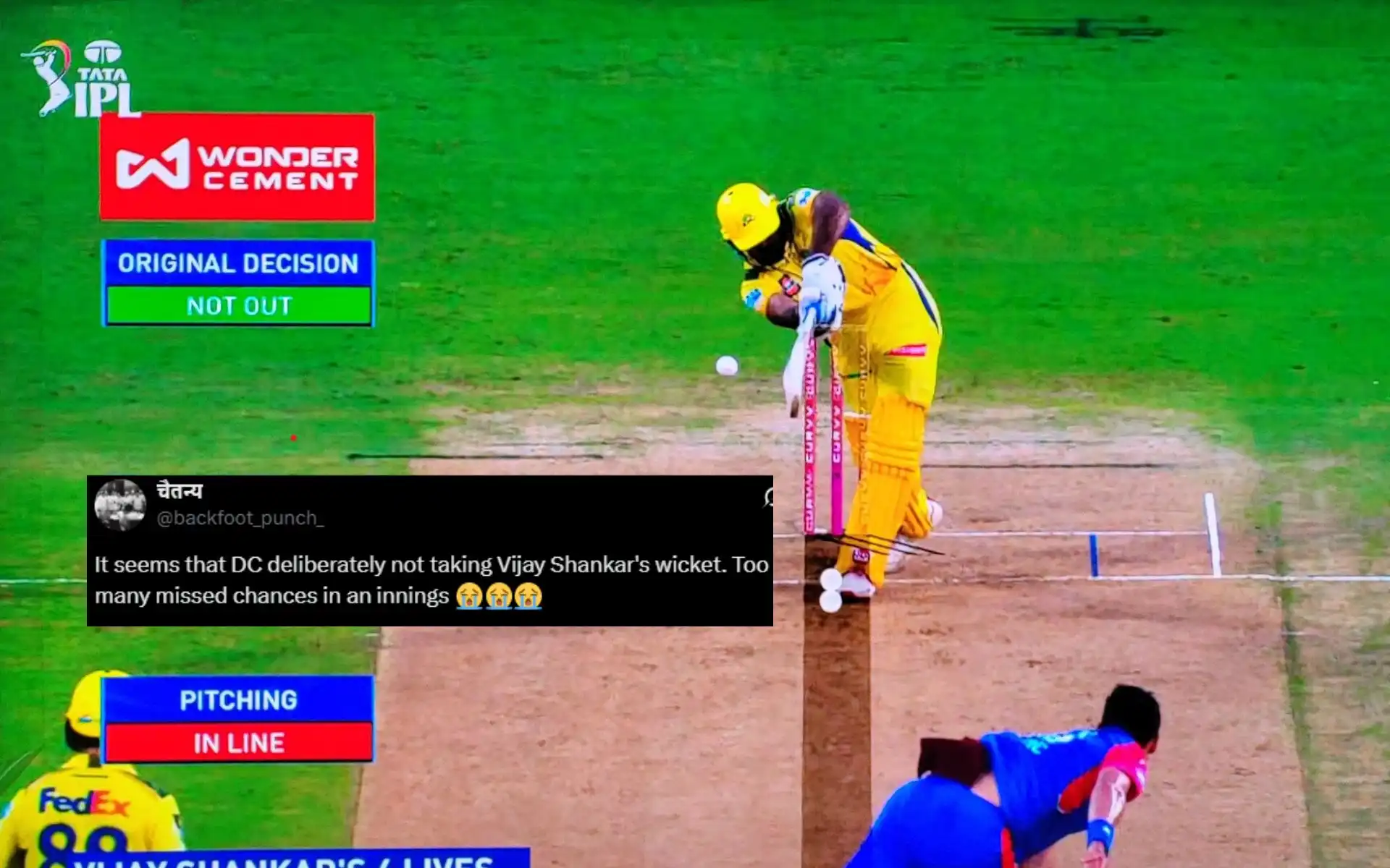 "DC Deliberately Not Taking His Wicket": Fans React After CSK's Vijay Shankar Gets 4 Lifelines "DC Deliberately Not Taking His Wicket": Fans React After CSK's Vijay Shankar Gets 4 Lifelines